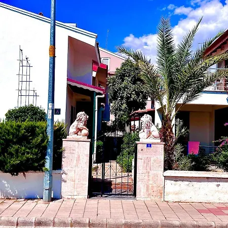 Appartamento Maldives, Right On Sea In Center Of
