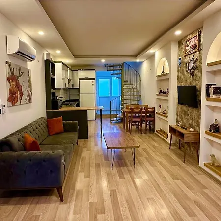 Appartamento Maldives, Right On Sea In Center Of